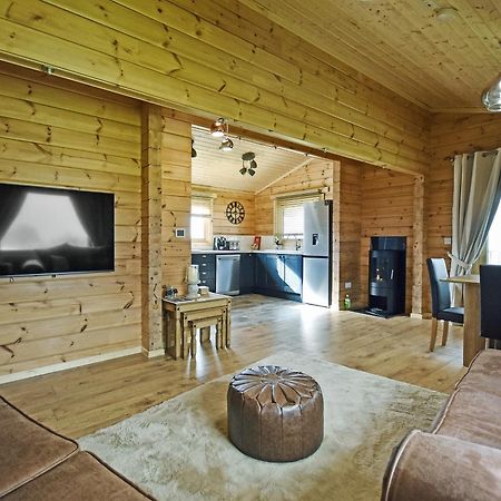 Stag Lodge Falkirk Buitenkant foto